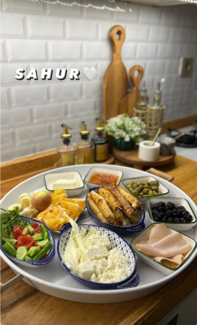 Kiminle sahur yapmalısın söyleyim mi?