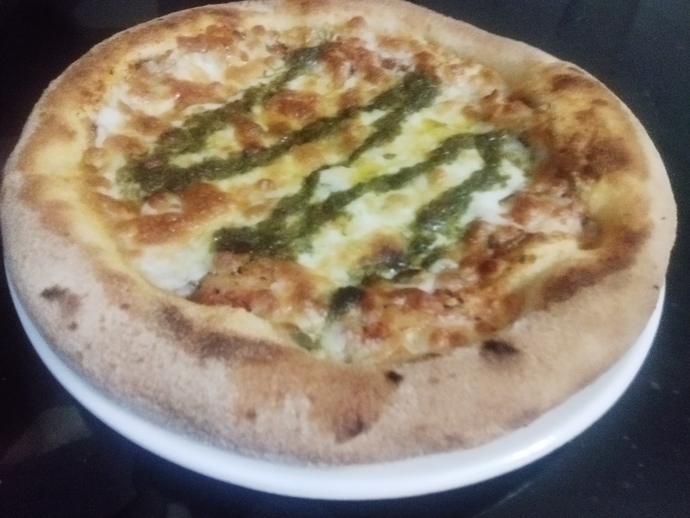Sahur pizzası yaptım.4 peynirli nasıl duruyor sizce?