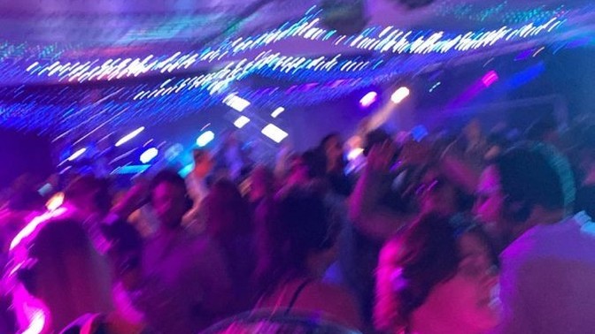 Bir mekanda, beğendiğiniz biriyle tanışmak sizin için kolay mı, nasıl yaklaşırsınız?