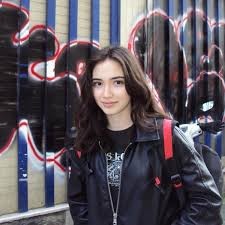 Sizce Hangi Kadın Yayıncı Daha güzel izlenebilir ve içerikleri güzel?