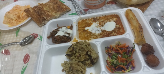 İftar yemeğine davetli olur musunuz?