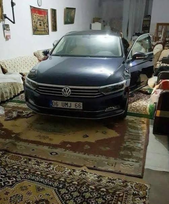 Kar yağacak diye amcam arabayı evin içine sokmuş yiğenim mesaj attı dışarı çıkarması için nasıl ikna ede biliriz?🤭🤭🤭?