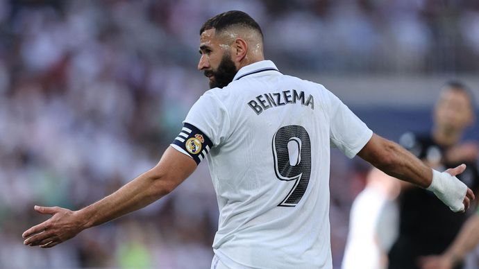 Son zamanlarda futbolcuların elleri neden sarılı?