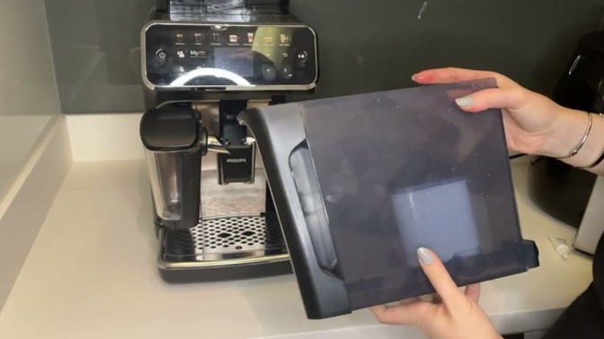 Philips kahve makinesini temizleme rutinin nasıl? Gerçekten düzenli yapıyor musun?