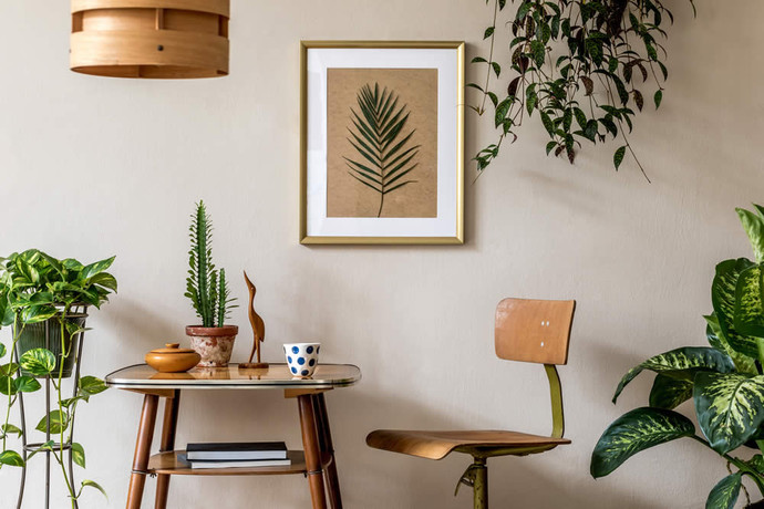 Minimalist bir ev dekoru mu, yoksa bol objeli ve sıcak bir ortam mı?