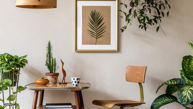 Minimalist bir ev dekoru mu, yoksa bol objeli ve sıcak bir ortam mı?