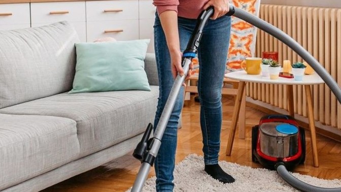 Ev süpürmek bitmek bilmeyen kısır döngünün içinde midir?