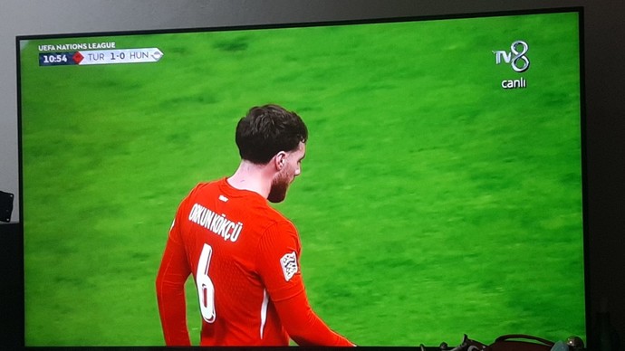 Türkiye gol atı 1 0 önde milli maç TV 8 de inşallah yeneriz hadi bakam?