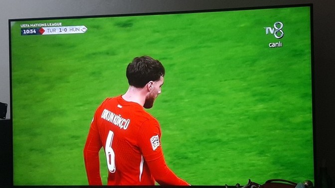 Türkiye gol atı 1 0 önde milli maç TV 8 de inşallah yeneriz hadi bakam?