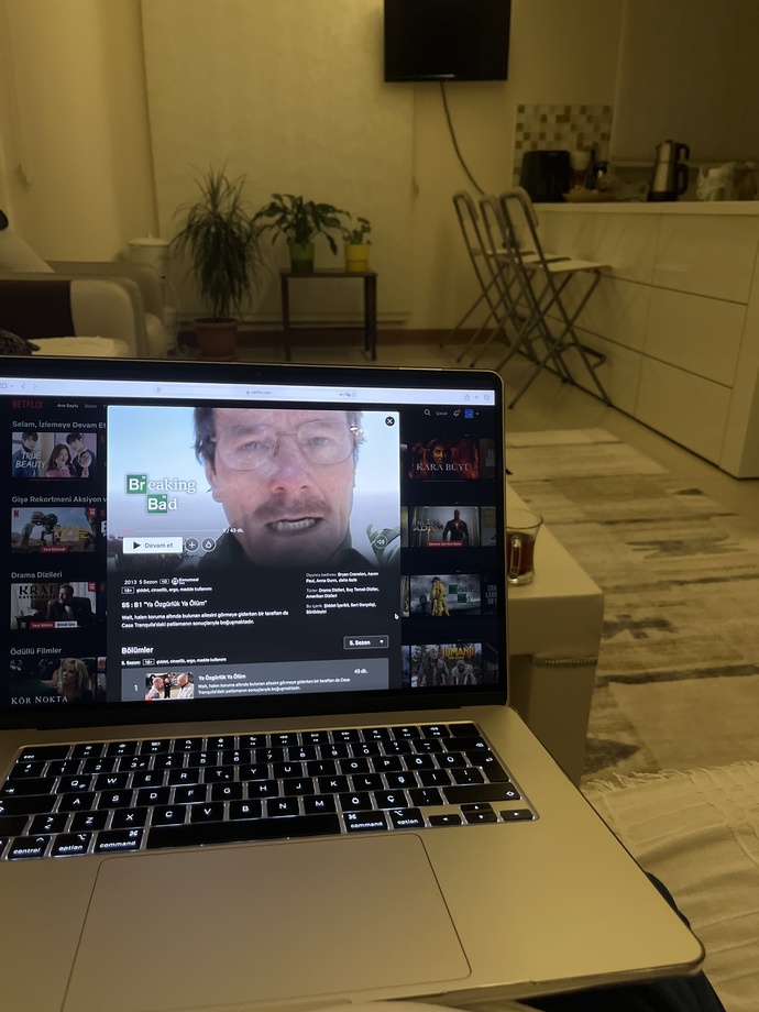 Yıl olmuş 2025 Breaking Bad izlenir mi?