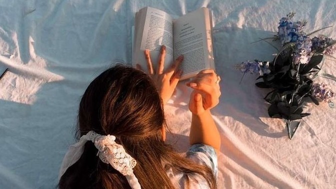 Oturarak mı yatarak mı kitap okursunuz?