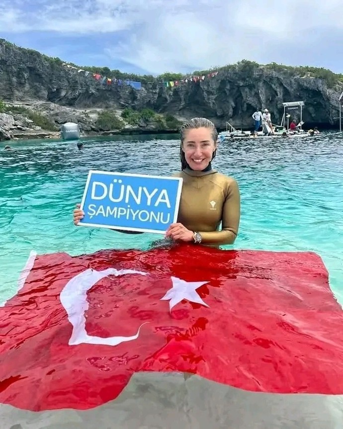 Sanki türk kadınların başarısını hiçbir kanal yayinlamiyor neden?