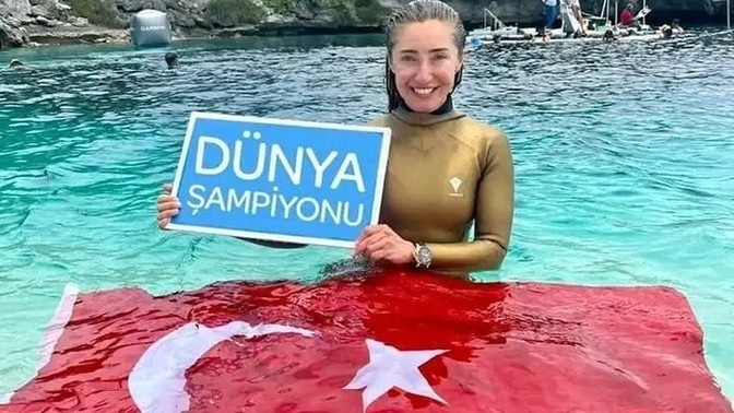 Sanki türk kadınların başarısını hiçbir kanal yayinlamiyor neden?