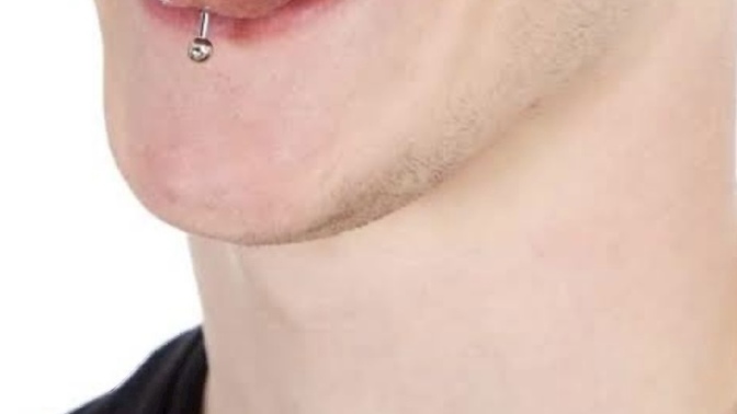 Erkeklerin diline piercingi yaptırması itici değil mi?