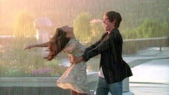 Sence hangisi daha romantik: yağmur altında yürümek mi, yıldızları izlemek mi?