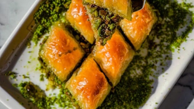 Baklavanın orijinali cevizli mi, Antep fıstıklı mı olur?