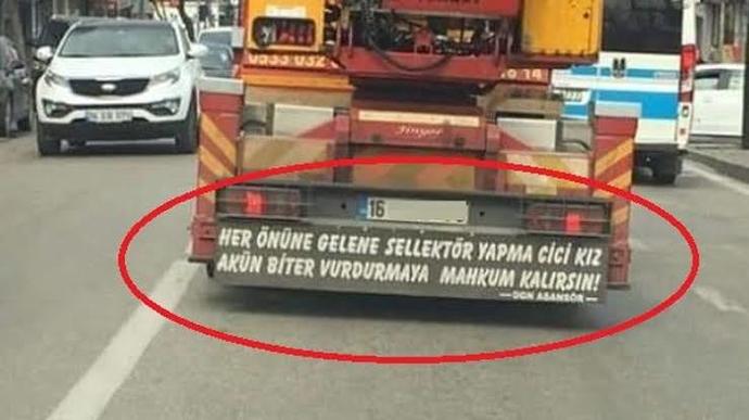 Bir kamyon arkası sözü paylaş?