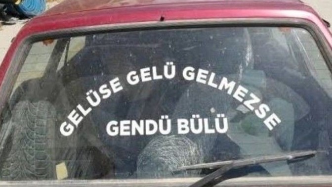 Bir kamyon arkası sözü paylaş?