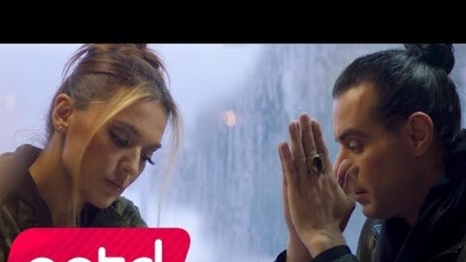 Beni bana yekten kırdıran hayatın nedenini bilsem ne fark eder ki?