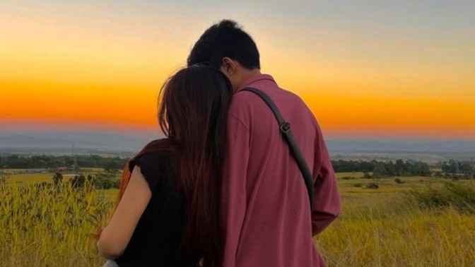 Sevgiliyle gün batımını izlemek mi, yoksa gün doğumunu izlemek mi daha romantik?