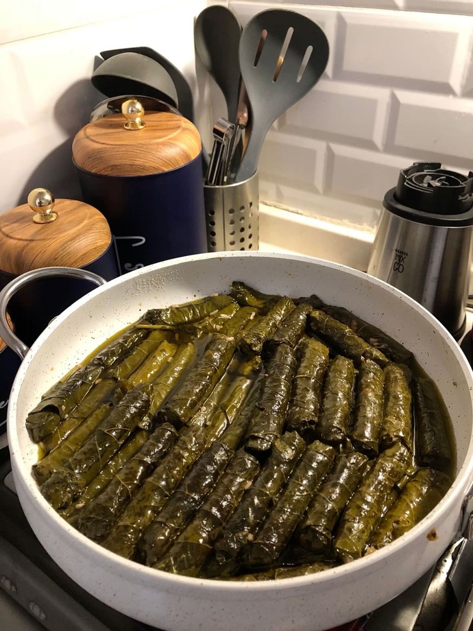 Bol ekşili zeytinyağlı yaprak sarma sever misiniz?