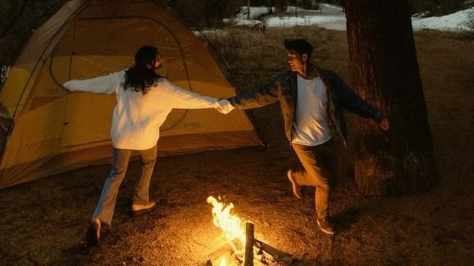 Sevgili ile birlikte kamp yapmak mı, yoksa lüks bir otelde konaklamak mı daha romantik?