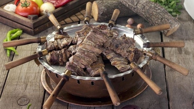 Döner mi cağ kebap mı?