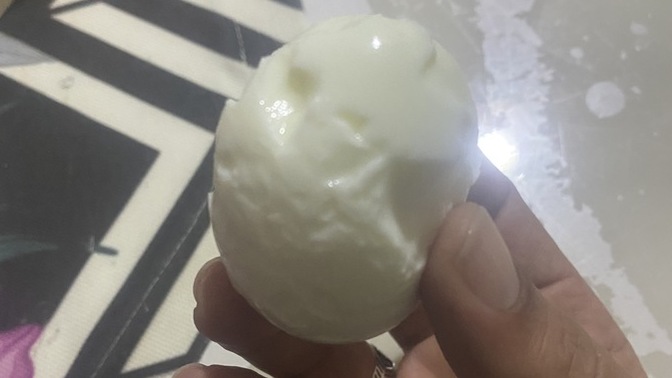 Yumurtanın kabuğunu kolayca soyabiliyor musunuz?