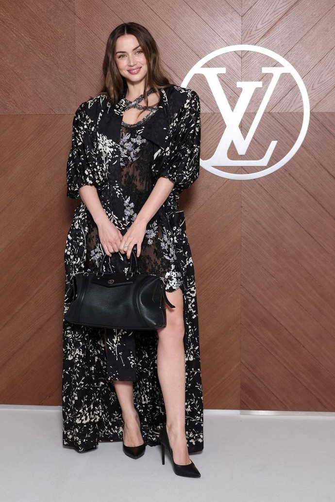 Sizce Ana De Armas güzelmi?