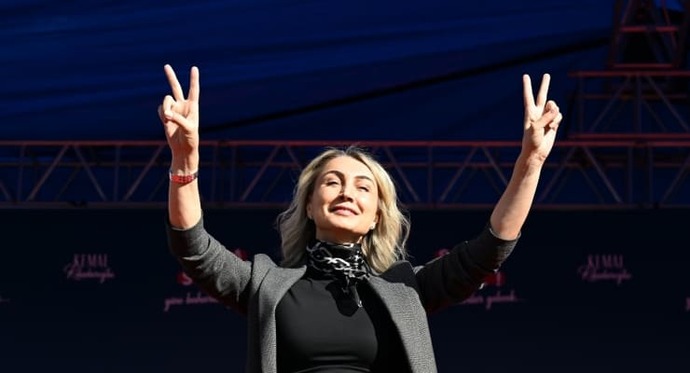 Niye herkes ak partiye söyleniyor?
