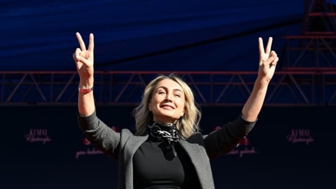 Niye herkes ak partiye söyleniyor?
