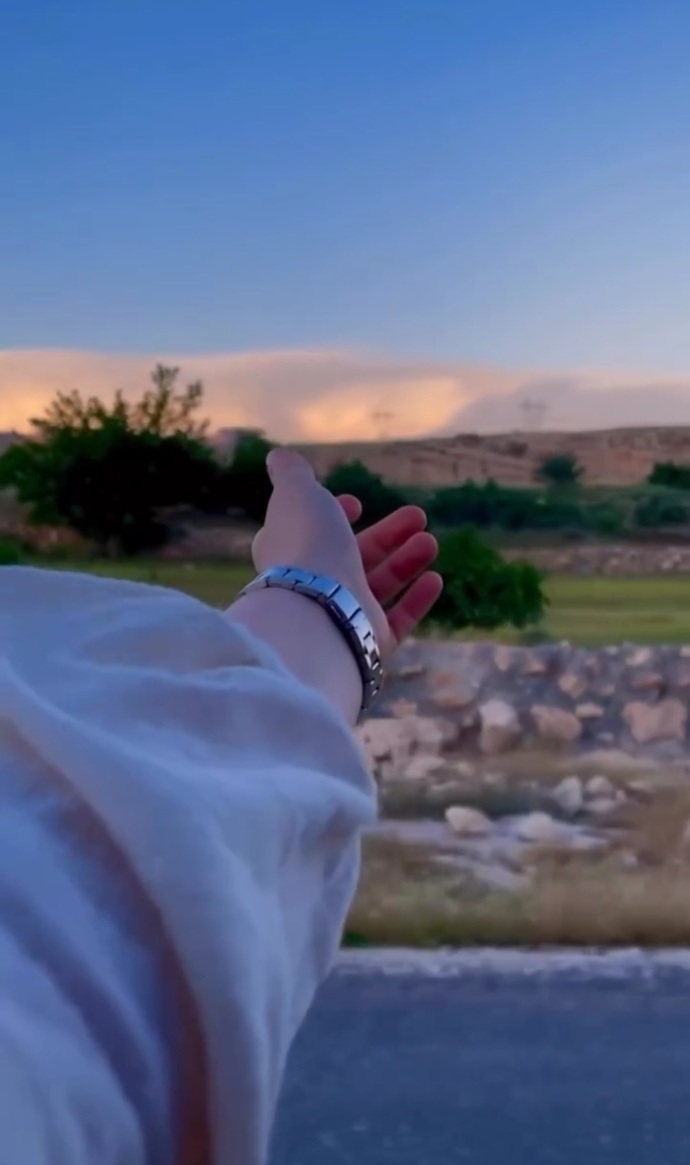 Yarım bıraktığın insan oldu mu başkalarının hikayesine hiç çekinmeden gözyaşı eklemek bu kadar kolay mı?