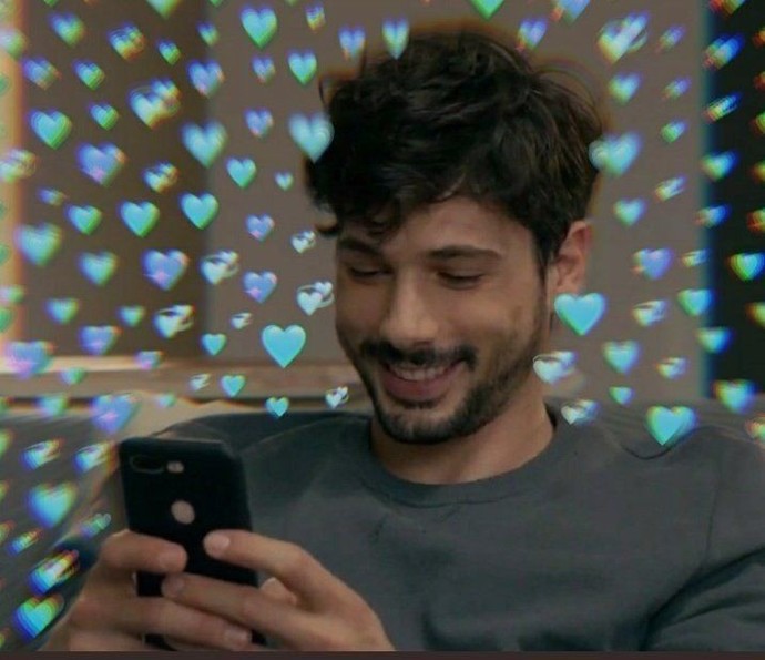 “Sevdiğin yazsın” diye telefon başında hiç bekledin mi?