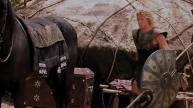 Truva filmi ile ilgili sormak istiyorum. Aşil çocuğa ismini kimse hatırlamayacak derken kimi kastediyor?