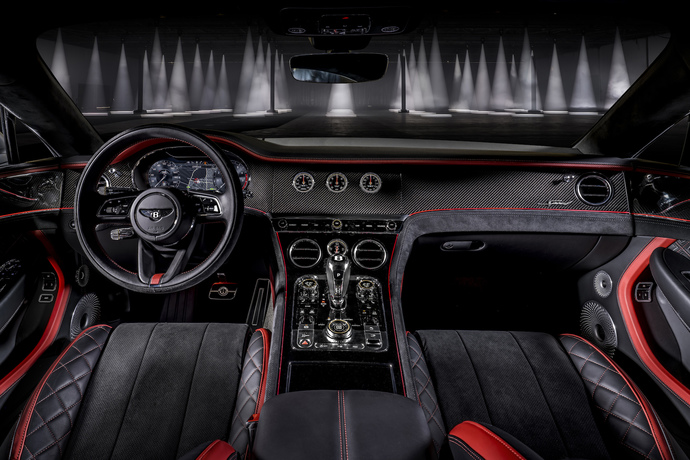 Bentley Continental mı, Aston Martin DBS Superleggera mı?
