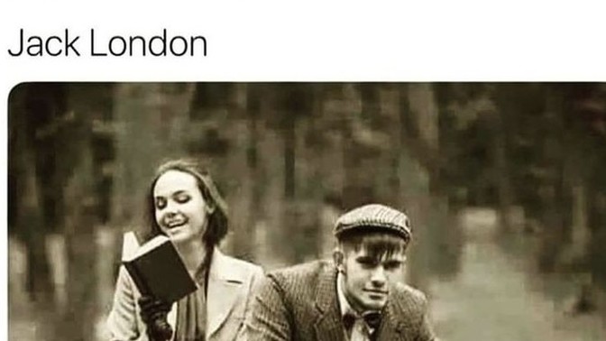 Çevrende senin kadar kitap okumayı seven biri var mı?