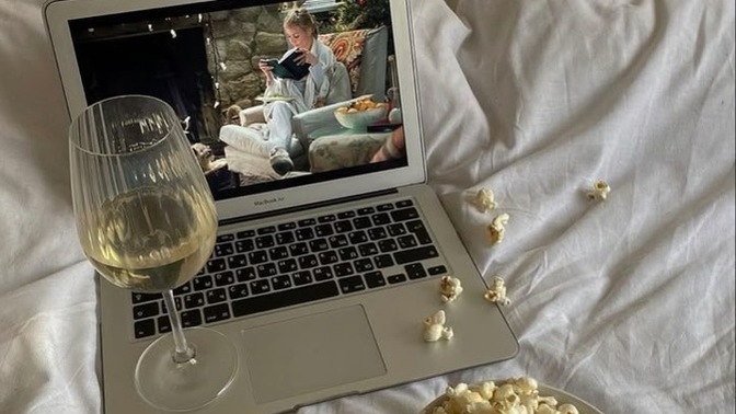 Film/dizi izlerken atladığın sahneler olur mu, yoksa her saniyesini izler misin?