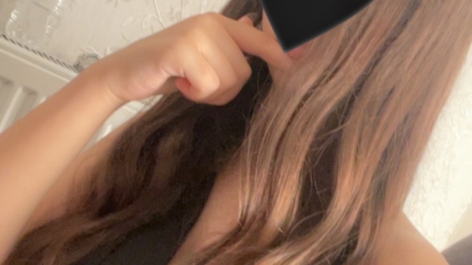 Saçımın aralarına ışıltı attırmak istiyorum istediğim ışıltıları ve doğal saçımı buraya koyuyorum sizce yakışır mı?