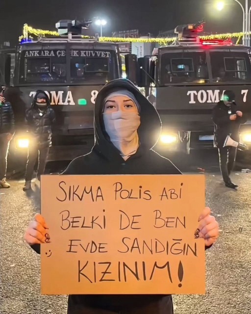 Lütfen gençlerimizin canını yakmayın. Biz bu ülkenin geleceğiz. Haksizmiyim?