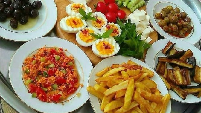 Bayram kahvaltısında olmazsa olmaz dediğiniz yemek nedir?