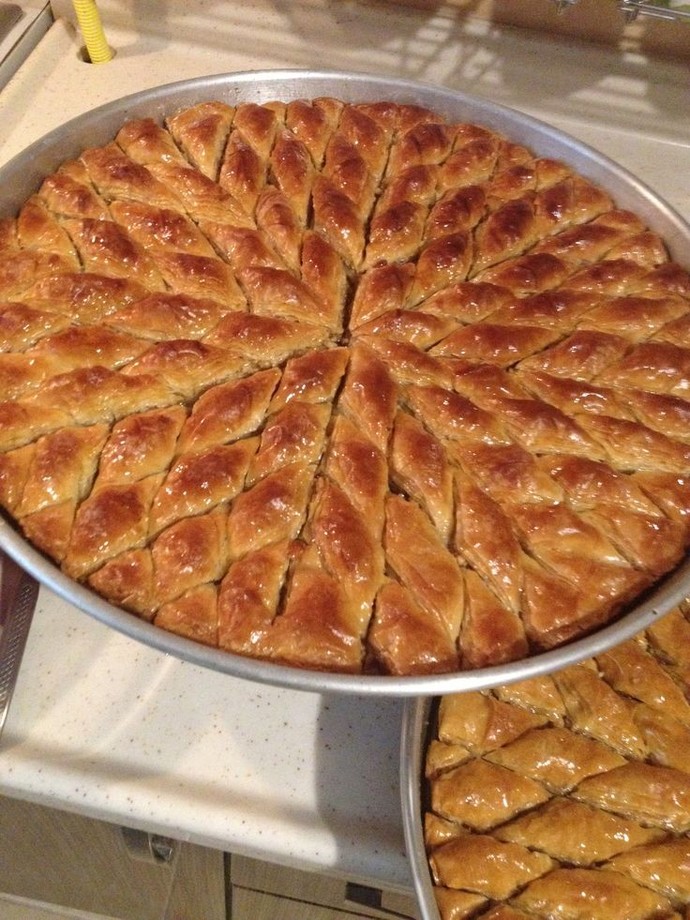 Seçin bakalım. Ev baklavası mı hazır baklava mı?