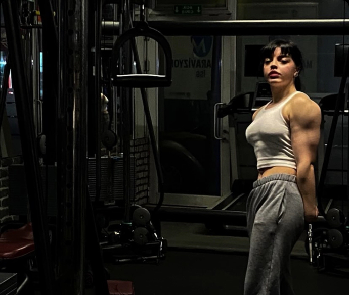 Bayramda tatlı yemiyoruz idmanlara devam ediyoruz fit kalıyoruz değil mi?
