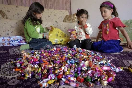 Bu Bayram Topladığım Şekerleri Kurban Bayramına Misafir Şekeri Diye Saklasam Olur mu?