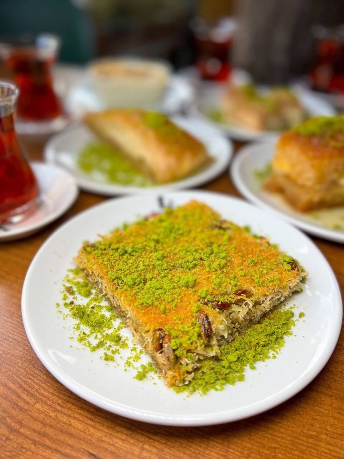 Tatlılar yarışıyor! Baklava mı, kadayıf mı, kazandibi mi hangisi kazanır?