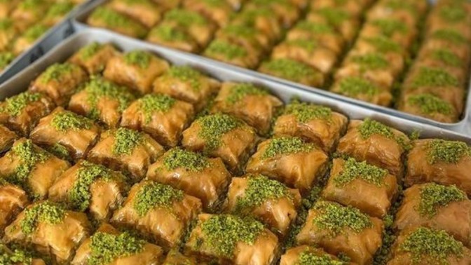 Tatlılar yarışıyor! Baklava mı, kadayıf mı, kazandibi mi hangisi kazanır?