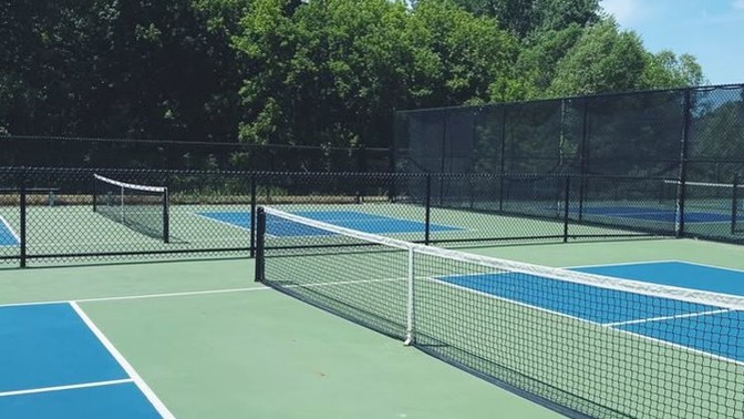 İstanbul'da kort tenis oynamak için kiralanacak yerler var mı?