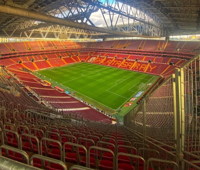 - futbol ilginiz nasıll, hangi takımı tutuyorsunuz ?