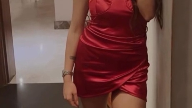 Kızlar bu kıyafetin aynısını ya da benzerini nereden bulurum? Çamaşır suyu değdi buna?