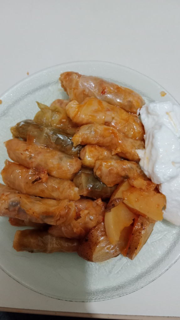 Ben sarma kadınıyım sen seversin sevmzsin lahana sarması severler kendini belli etsin bayramın 3. Günü kendimi ödüllendirdim?