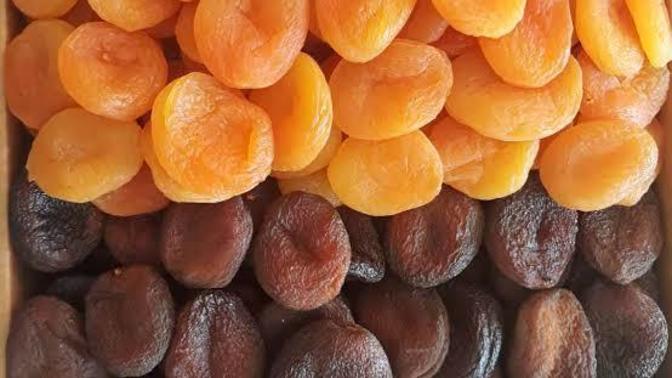 Kuru kayısı mı yoksa gün kurusu mu?